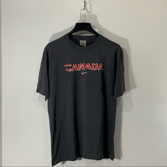 2000’s Nike Canada T-Shirt - Picture 2 of 4